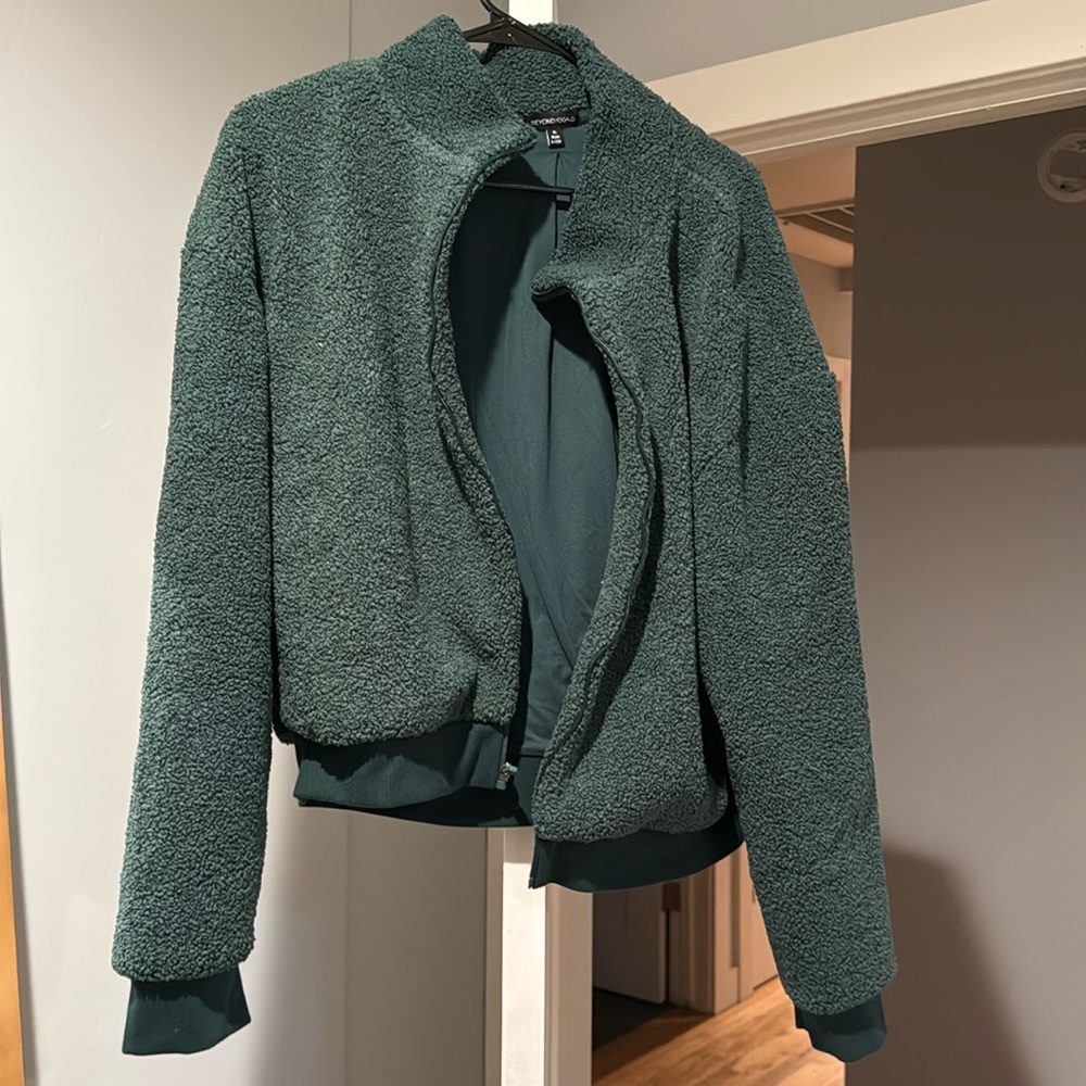 XL Beyond Yoga Boucle Bomber